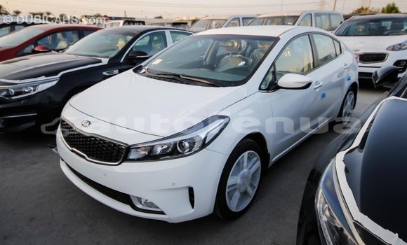 Acheter Import Voiture Kia Cerato Blanc à Import - Dubai, Marquesas Acheter Import Voiture Kia Cerato Blanc à Import - Dubai, Marquesas