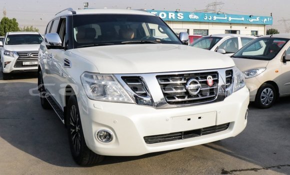 Acheter Import Voiture Nissan Patrol Blanc à Import - Dubai, Marquesas Acheter Import Voiture Nissan Patrol Blanc à Import - Dubai, Marquesas