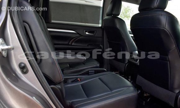Acheter Import Voiture Toyota Highlander Autre à Import - Dubai, Marquesas Acheter Import Voiture Toyota Highlander Autre à Import - Dubai, Marquesas