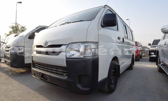 Acheter Import Voiture Toyota Hiace Blanc à Import - Dubai, Marquesas Acheter Import Voiture Toyota Hiace Blanc à Import - Dubai, Marquesas