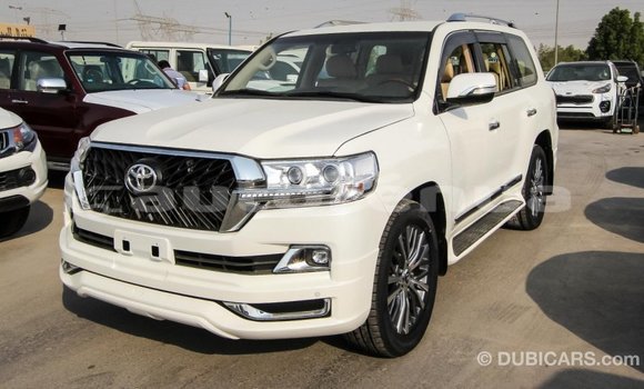 Acheter Import Voiture Toyota Land Cruiser Blanc à Import - Dubai, Marquesas Acheter Import Voiture Toyota Land Cruiser Blanc à Import - Dubai, Marquesas