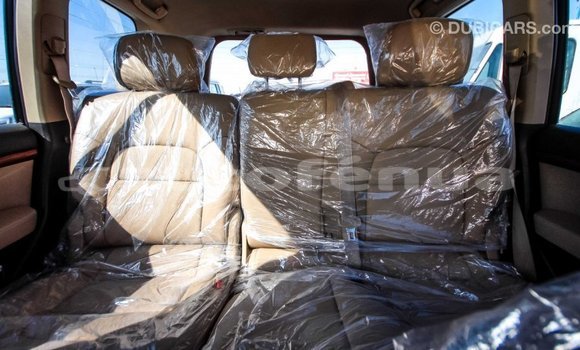 Acheter Import Voiture Toyota Land Cruiser Blanc à Import - Dubai, Marquesas Acheter Import Voiture Toyota Land Cruiser Blanc à Import - Dubai, Marquesas