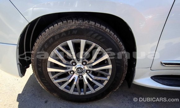 Acheter Import Voiture Toyota Land Cruiser Blanc à Import - Dubai, Marquesas Acheter Import Voiture Toyota Land Cruiser Blanc à Import - Dubai, Marquesas