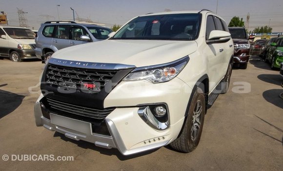 Acheter Import Voiture Toyota Fortuner Blanc à Import - Dubai, Marquesas Acheter Import Voiture Toyota Fortuner Blanc à Import - Dubai, Marquesas
