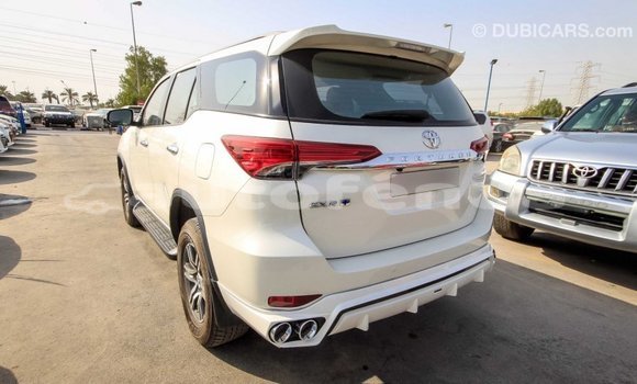 Acheter Import Voiture Toyota Fortuner Blanc à Import - Dubai, Marquesas Acheter Import Voiture Toyota Fortuner Blanc à Import - Dubai, Marquesas
