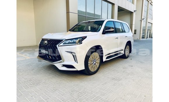 Acheter Import Voiture Lexus LX Blanc à Import - Dubai, Marquesas Acheter Import Voiture Lexus LX Blanc à Import - Dubai, Marquesas