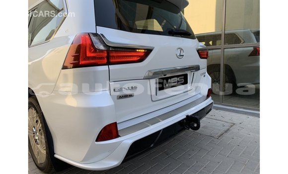 Acheter Import Voiture Lexus LX Blanc à Import - Dubai, Marquesas Acheter Import Voiture Lexus LX Blanc à Import - Dubai, Marquesas