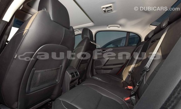 Acheter Import Voiture Jaguar XE Rouge à Import - Dubai, Marquesas Acheter Import Voiture Jaguar XE Rouge à Import - Dubai, Marquesas