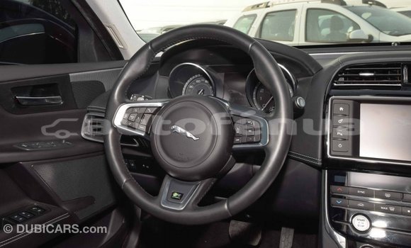 Acheter Import Voiture Jaguar XE Rouge à Import - Dubai, Marquesas Acheter Import Voiture Jaguar XE Rouge à Import - Dubai, Marquesas