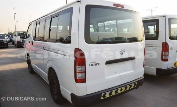 Acheter Import Voiture Toyota Hiace Blanc à Import - Dubai, Marquesas Acheter Import Voiture Toyota Hiace Blanc à Import - Dubai, Marquesas