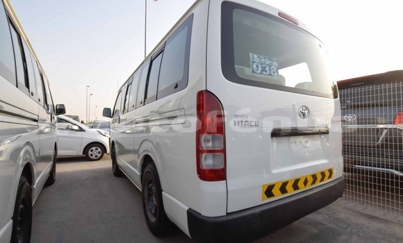 Acheter Import Voiture Toyota Hiace Blanc à Import - Dubai, Marquesas Acheter Import Voiture Toyota Hiace Blanc à Import - Dubai, Marquesas