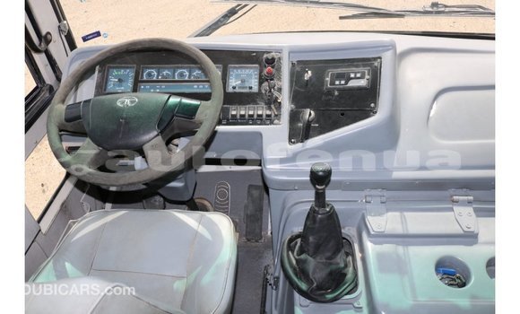 Acheter Import Voiture TATA Xenon Blanc à Import - Dubai, Marquesas