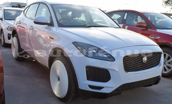 Acheter Import Voiture Jaguar E-Pace Blanc à Import - Dubai, Marquesas
