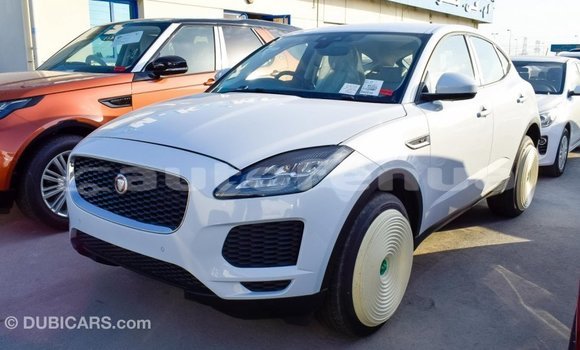 Acheter Import Voiture Jaguar E-Pace Blanc à Import - Dubai, Marquesas Acheter Import Voiture Jaguar E-Pace Blanc à Import - Dubai, Marquesas