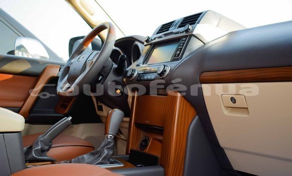 Acheter Import Voiture Toyota Prado Blanc à Import - Dubai, Marquesas Acheter Import Voiture Toyota Prado Blanc à Import - Dubai, Marquesas