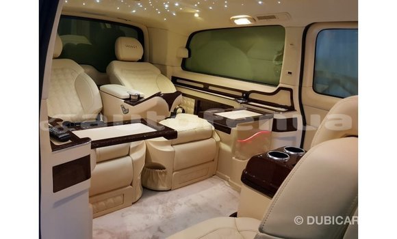 Acheter Import Voiture Mercedes-Benz 250 Noir à Import - Dubai, Marquesas Acheter Import Voiture Mercedes-Benz 250 Noir à Import - Dubai, Marquesas