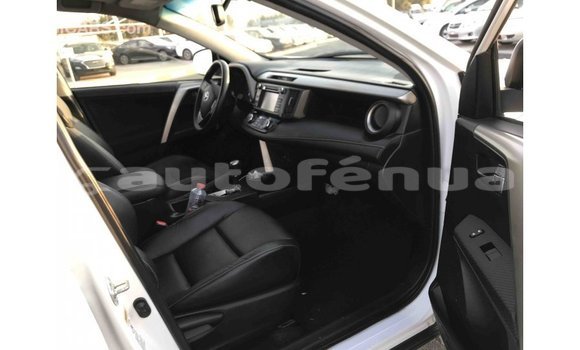 Acheter Import Voiture Toyota 4Runner Blanc à Import - Dubai, Marquesas Acheter Import Voiture Toyota 4Runner Blanc à Import - Dubai, Marquesas