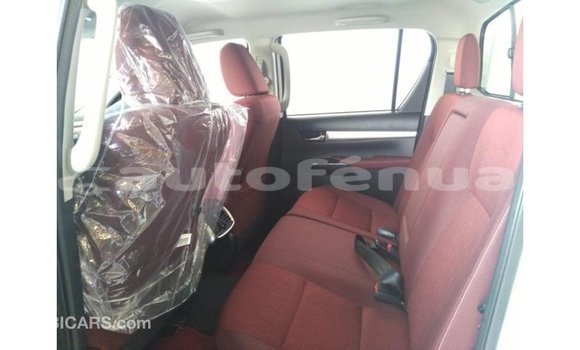 Buy Import Toyota Hilux White Car in Import - Dubai in Marquesas Buy Import Toyota Hilux White Car in Import - Dubai in Marquesas