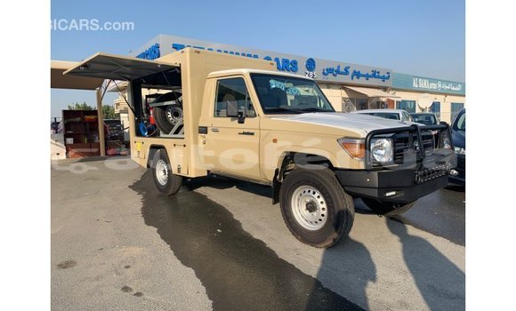 Buy Import Toyota Land Cruiser Beige Car in Import - Dubai in Marquesas Buy Import Toyota Land Cruiser Beige Car in Import - Dubai in Marquesas