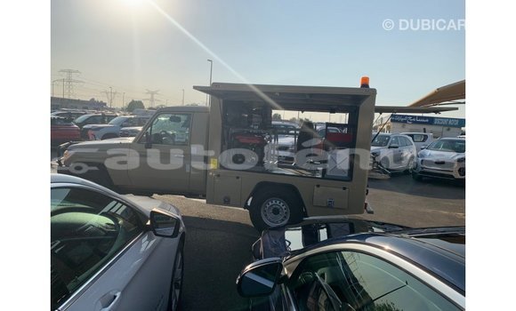 Buy Import Toyota Land Cruiser Beige Car in Import - Dubai in Marquesas Buy Import Toyota Land Cruiser Beige Car in Import - Dubai in Marquesas