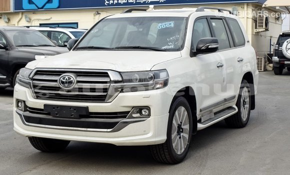 Buy Import Toyota Land Cruiser White Car in Import - Dubai in Marquesas Buy Import Toyota Land Cruiser White Car in Import - Dubai in Marquesas