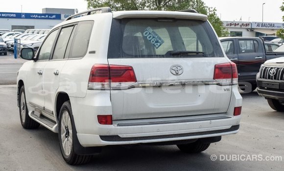 Buy Import Toyota Land Cruiser White Car in Import - Dubai in Marquesas Buy Import Toyota Land Cruiser White Car in Import - Dubai in Marquesas