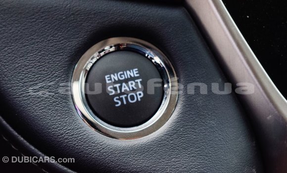 Buy Import Toyota Land Cruiser White Car in Import - Dubai in Marquesas Buy Import Toyota Land Cruiser White Car in Import - Dubai in Marquesas