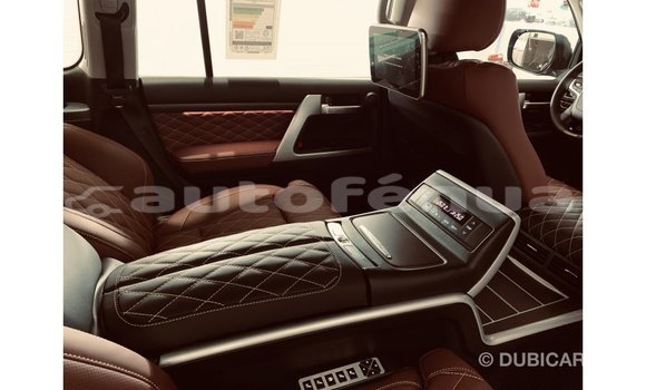 Acheter Import Voiture Toyota Land Cruiser Noir à Import - Dubai, Marquesas Acheter Import Voiture Toyota Land Cruiser Noir à Import - Dubai, Marquesas