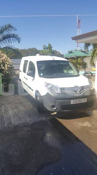 Big with watermark renault 16 tahiti paea 1970