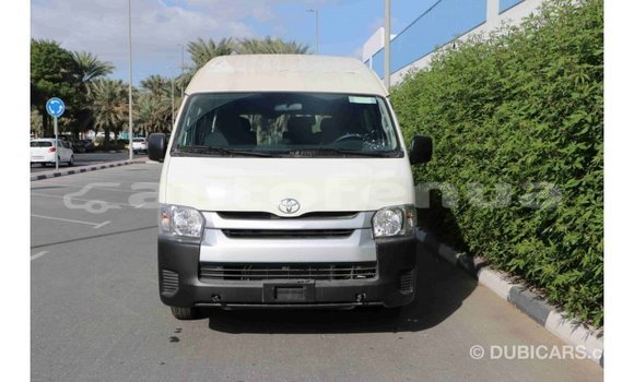 Acheter Import Voiture Toyota Hiace Blanc à Import - Dubai, Marquesas Acheter Import Voiture Toyota Hiace Blanc à Import - Dubai, Marquesas