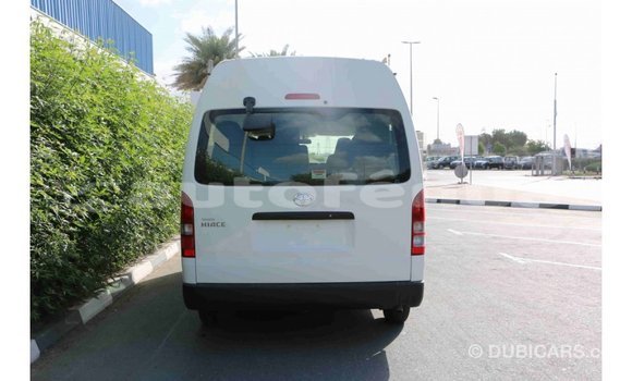 Acheter Import Voiture Toyota Hiace Blanc à Import - Dubai, Marquesas Acheter Import Voiture Toyota Hiace Blanc à Import - Dubai, Marquesas