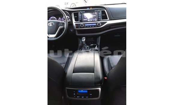 Acheter Import Voiture Toyota 4Runner Bleu à Import - Dubai, Marquesas Acheter Import Voiture Toyota 4Runner Bleu à Import - Dubai, Marquesas