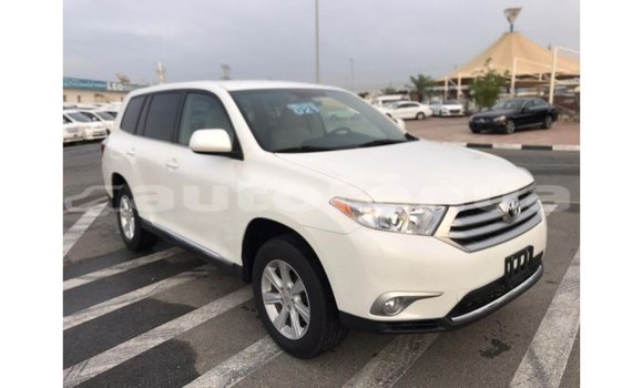 Acheter Import Voiture Toyota Highlander Blanc à Import - Dubai, Marquesas Acheter Import Voiture Toyota Highlander Blanc à Import - Dubai, Marquesas