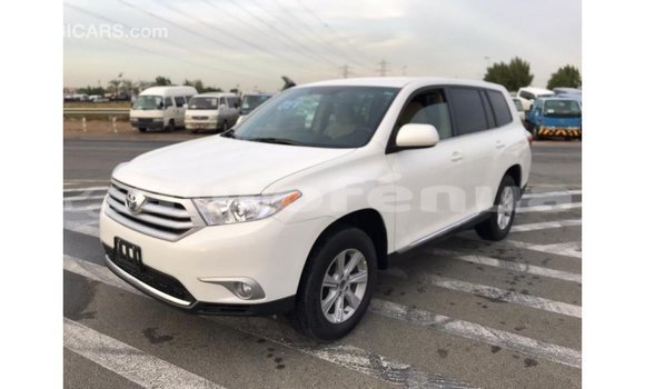 Acheter Import Voiture Toyota Highlander Blanc à Import - Dubai, Marquesas Acheter Import Voiture Toyota Highlander Blanc à Import - Dubai, Marquesas