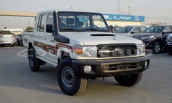 Acheter Import Voiture Toyota Land Cruiser Blanc à Import - Dubai, Marquesas Acheter Import Voiture Toyota Land Cruiser Blanc à Import - Dubai, Marquesas