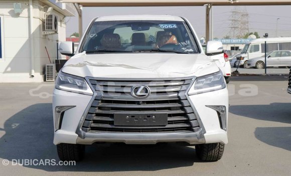 Acheter Import Voiture Lexus LX Blanc à Import - Dubai, Marquesas Acheter Import Voiture Lexus LX Blanc à Import - Dubai, Marquesas