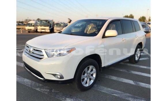 Acheter Import Voiture Toyota Highlander Blanc à Import - Dubai, Marquesas Acheter Import Voiture Toyota Highlander Blanc à Import - Dubai, Marquesas