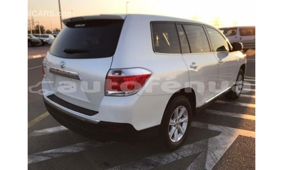 Acheter Import Voiture Toyota Highlander Blanc à Import - Dubai, Marquesas Acheter Import Voiture Toyota Highlander Blanc à Import - Dubai, Marquesas