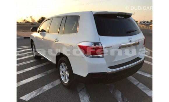 Acheter Import Voiture Toyota Highlander Blanc à Import - Dubai, Marquesas Acheter Import Voiture Toyota Highlander Blanc à Import - Dubai, Marquesas