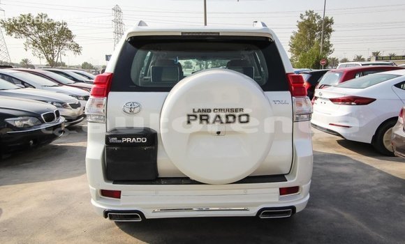 Acheter Import Voiture Toyota Prado Blanc à Import - Dubai, Marquesas Acheter Import Voiture Toyota Prado Blanc à Import - Dubai, Marquesas
