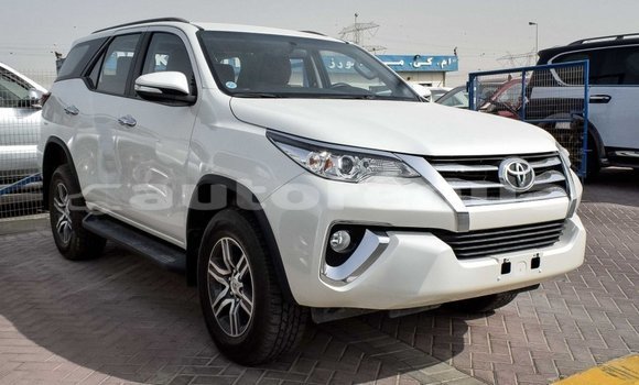 Acheter Import Voiture Toyota Fortuner Blanc à Import - Dubai, Marquesas Acheter Import Voiture Toyota Fortuner Blanc à Import - Dubai, Marquesas