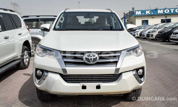 Acheter Import Voiture Toyota Fortuner Blanc à Import - Dubai, Marquesas Acheter Import Voiture Toyota Fortuner Blanc à Import - Dubai, Marquesas