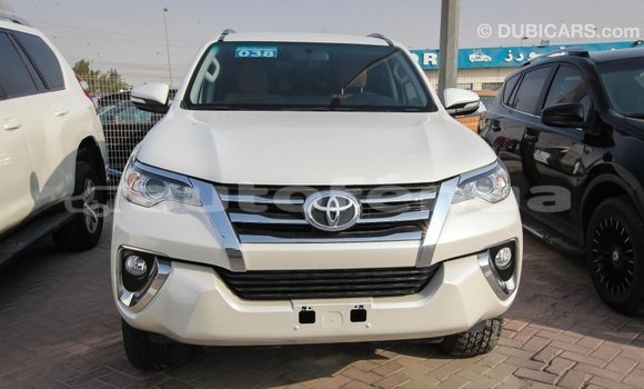 Acheter Import Voiture Toyota Fortuner Blanc à Import - Dubai, Marquesas Acheter Import Voiture Toyota Fortuner Blanc à Import - Dubai, Marquesas