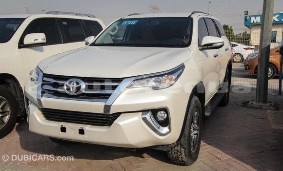 Acheter Import Voiture Toyota Fortuner Blanc à Import - Dubai, Marquesas Acheter Import Voiture Toyota Fortuner Blanc à Import - Dubai, Marquesas