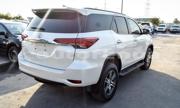 Acheter Import Voiture Toyota Fortuner Blanc à Import - Dubai, Marquesas Acheter Import Voiture Toyota Fortuner Blanc à Import - Dubai, Marquesas