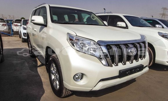 Acheter Import Voiture Toyota Prado Blanc à Import - Dubai, Marquesas Acheter Import Voiture Toyota Prado Blanc à Import - Dubai, Marquesas