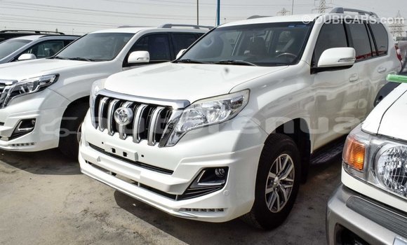 Acheter Import Voiture Toyota Prado Blanc à Import - Dubai, Marquesas Acheter Import Voiture Toyota Prado Blanc à Import - Dubai, Marquesas