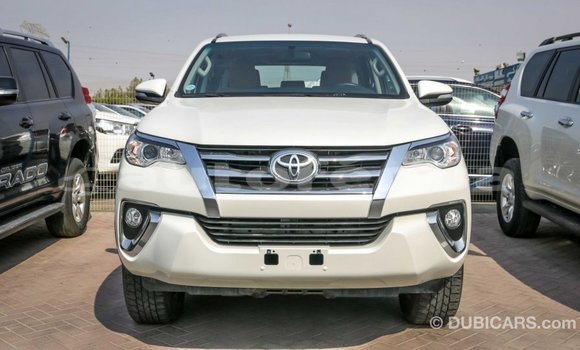 Acheter Import Voiture Toyota Fortuner Blanc à Import - Dubai, Marquesas Acheter Import Voiture Toyota Fortuner Blanc à Import - Dubai, Marquesas