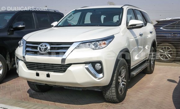 Acheter Import Voiture Toyota Fortuner Blanc à Import - Dubai, Marquesas Acheter Import Voiture Toyota Fortuner Blanc à Import - Dubai, Marquesas