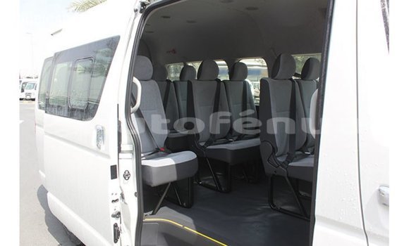Acheter Import Voiture Toyota Hiace Blanc à Import - Dubai, Marquesas Acheter Import Voiture Toyota Hiace Blanc à Import - Dubai, Marquesas